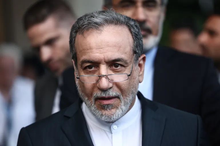 Irán niega contactos con EE.UU. sobre negociaciones