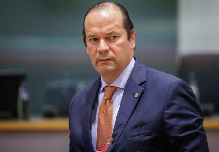 Irán Responde a Ataques, Líder Supremo Ali Jameneí Muere