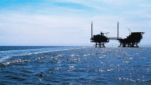 Los precios del petróleo caen tras la declaración del presidente iraní sobre su disposición a poner fin a la guerra