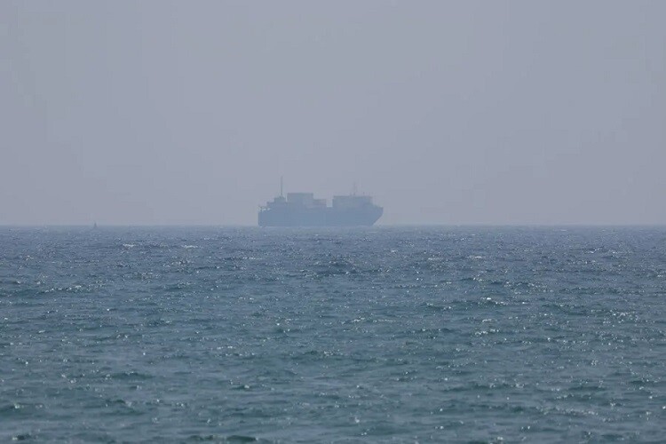 Irán ciere el estrecho de Ormuz al petróleo