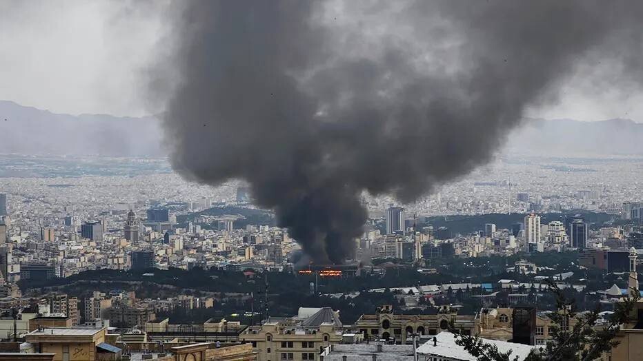 Serie de explosiones fuertes sacude Teherán