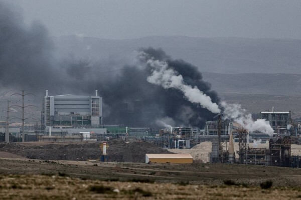 Planta iraní de agua pesada en Khondab sufre graves daños