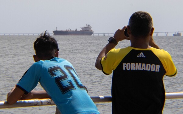 Oil Prices Rise as Iran Protests Escalate