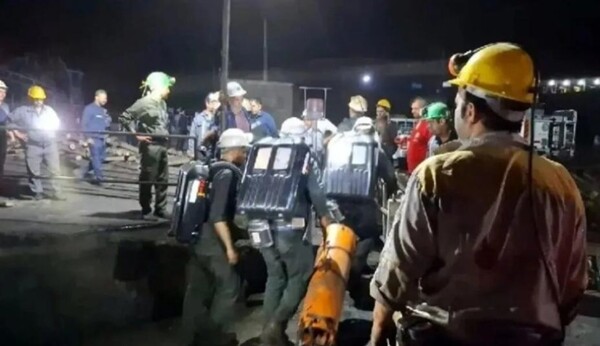 Трагическая Explosion в угольной шахте в Табасе, Иран