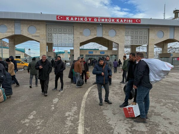 Jamenei insta a las autoridades iraníes a reprimir las protestas