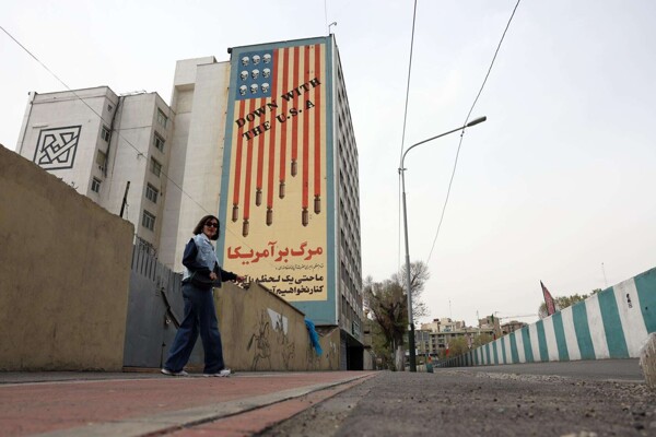 Irán amenaza con bloquear el golfo Pérsico