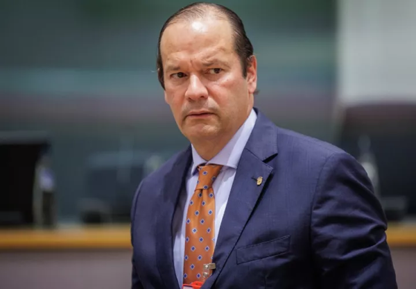 Irán Responde a Ataques, Líder Supremo Ali Jameneí Muere