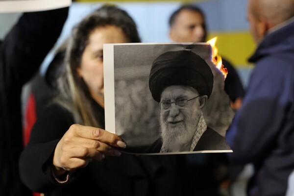 El líder supremo de Irán está vivo, dice el ministro de Exteriores