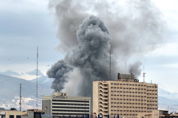 OMS evacúa hospital en Teherán tras explosiones