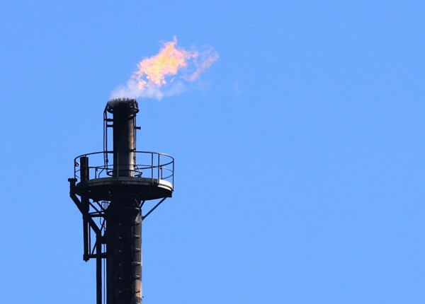 Los precios del petróleo aumentan tras las acusaciones de Irán contra EE.UU.