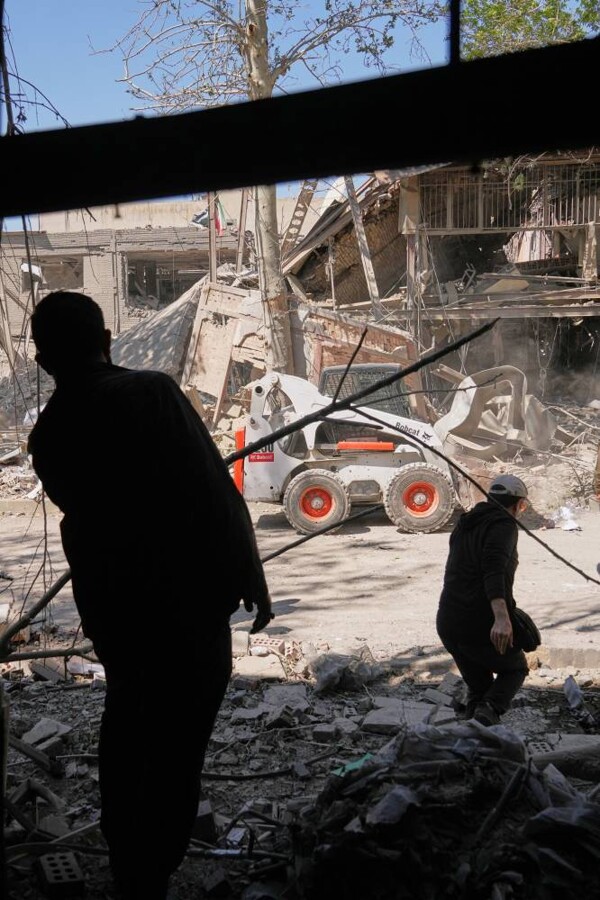 伊朗：与美国和以色列的战争导致3000多人死亡