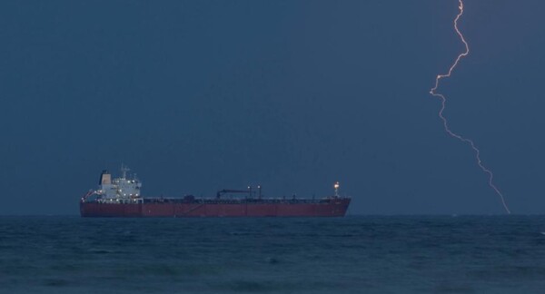 Irán confirma cierre del Estrecho de Ormuz para EE.UU. e Israel