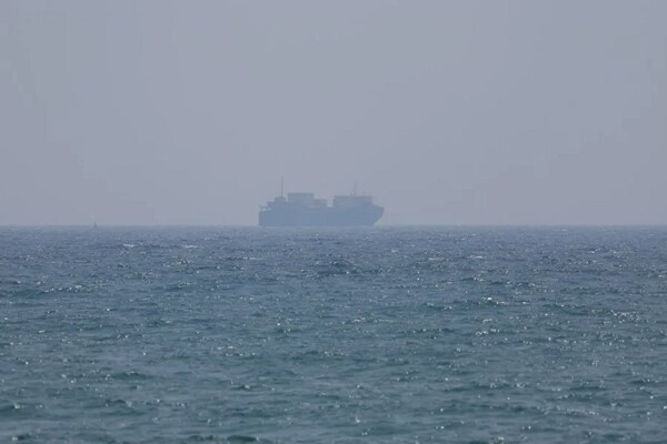 Irán ciere el estrecho de Ormuz al petróleo