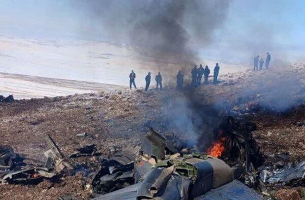 Iranian Fighter Jet Crashes in Kaboodar Ahang