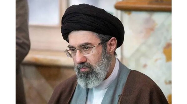 El nuevo líder iraní sufre heridas leves