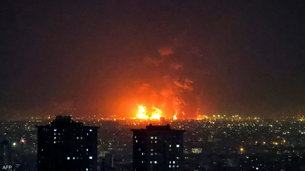 Ataques aéreos apuntan a instalaciones petroleras en Teherán